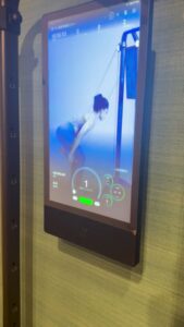 女性専用ジムのスキー系有酸素運動